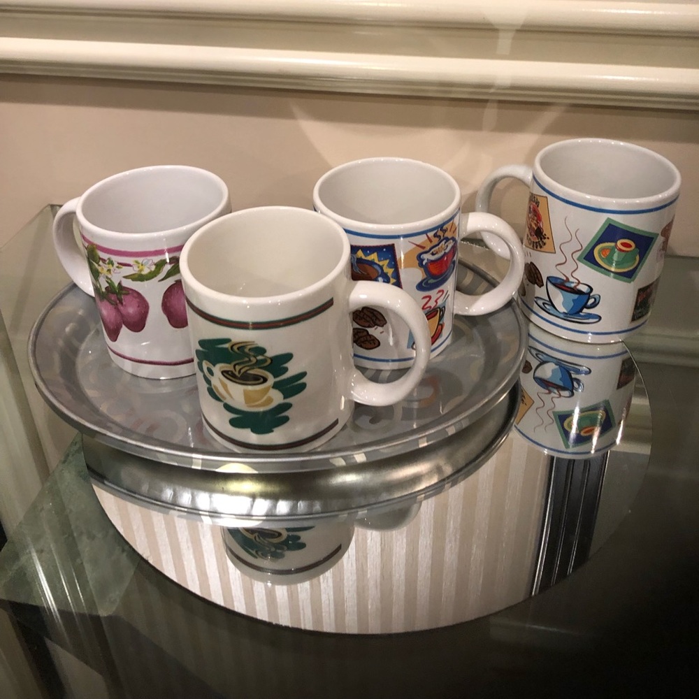 ⬇️Price Drop⬇️🛍3 for $30🛍Preloved vintage bundled 4 mugs